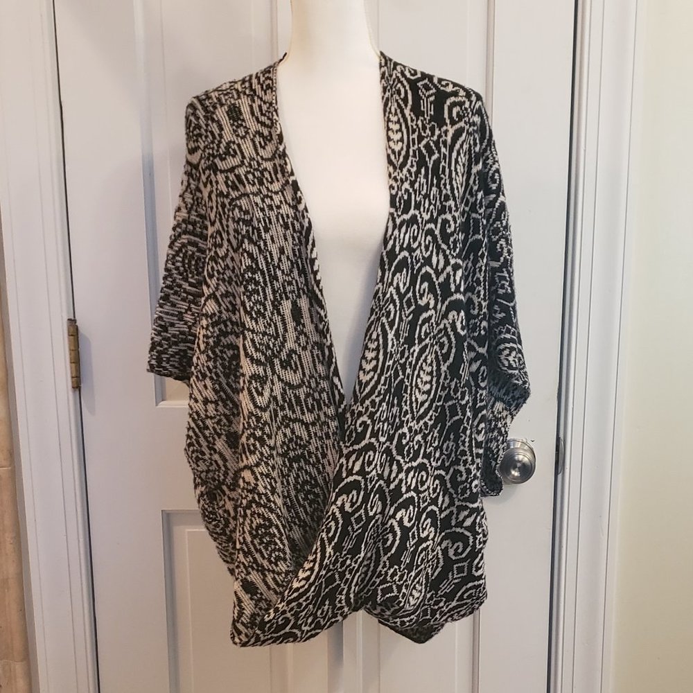 Democracy Black and White Twist Wrap Sweater, Size Large